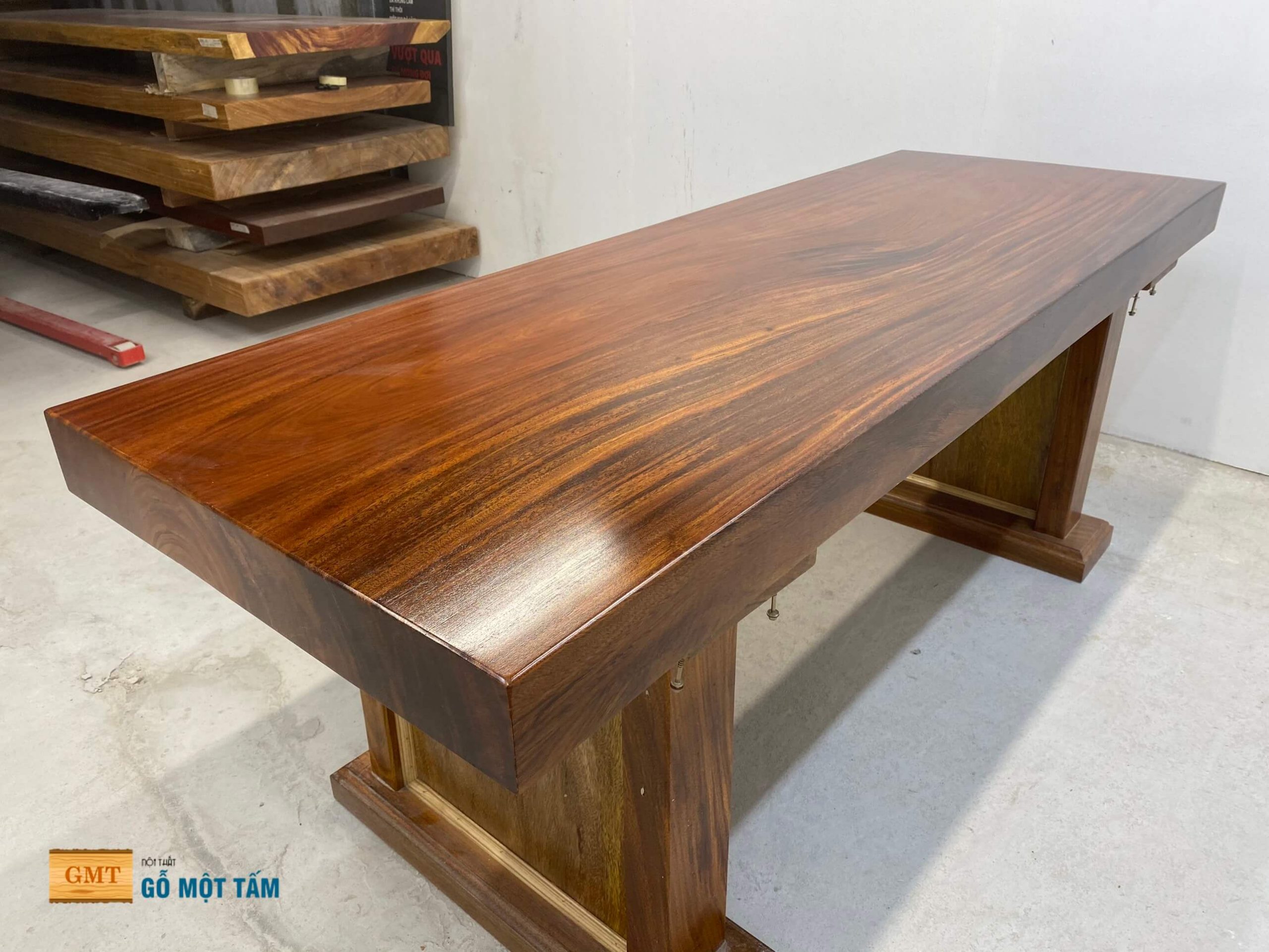 bàn gỗ lim nguyên khối giá rẻ